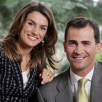 A NUESTROS REYES FELIPE VI Y DOÑA LETIZIA