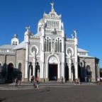 AQUI ES UN GRAN AMIGO MIO QUE LE HICE ESTA POESIA