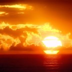 COMO PUEDE DAR TANTA FELICIDAD ESTE ALMA DE DIOS MI LUCERITO