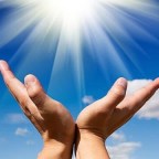 LAURA ,SOLO EN EL,SE VIVE EN CLARIDAD !!