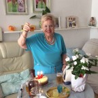 FELIZ CUMPLEAÑOS DE LAURA MUÑOZ AMARILLO.85 AÑOS 10-7-2022.